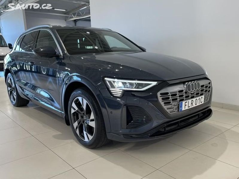 Audi Q8 e-tron, 55 Q S-Line 360k Tažné SoH 94%